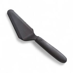 NEW Pampered Chef Serrated Nylon Server Item #101423

NEW - Unopened Condition